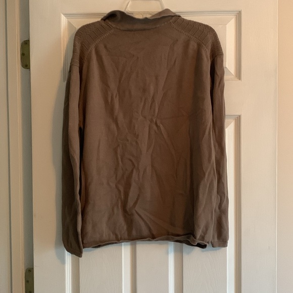 sweater - Picture 3 of 3